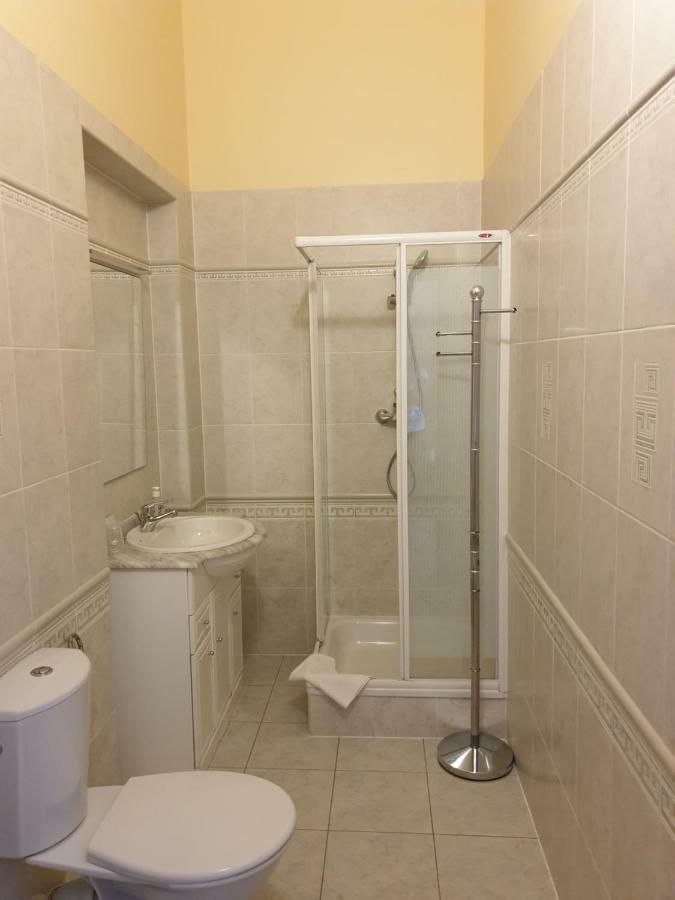 לגניצה Hotel Palacyk מראה חיצוני תמונה